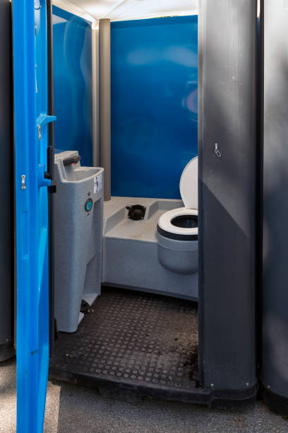 Porta potty delivery and setup in White Bluff, TN